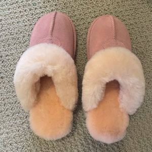 Nuk Nuuk Slippers